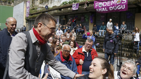El cofundador de Podemos Juan Carlos Monedero, en un acto electoral de la coalición Unidos Podemos en San Sebastián. EFE/Gorka Estrada El cofundador de Podemos Juan Carlos Monedero, en un acto electoral de la coalición Unidos Podemos en San Sebastián. EFE/Gorka Estrada