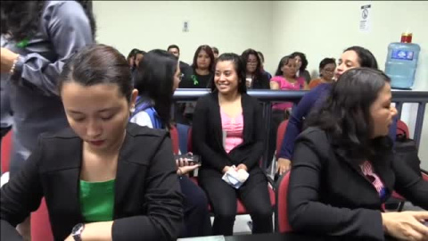 Absuelta la joven de 21 años condenada en El Salvador a 30 años de cárcel por abortar Absuelta la joven de 21 años condenada en El Salvador a 30 años de cárcel por abortar