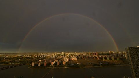 Doblre arcoiris en  Korla, China June 19, 2016. REUTERS/Stringer