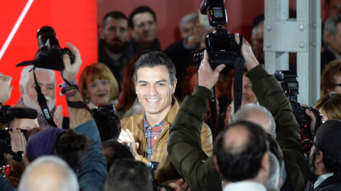 El secretario general del PSOE, Pedro Sánchez, a su llegada a la Asamblea Abierta en Valladolid. EFE/ Nacho Gallego