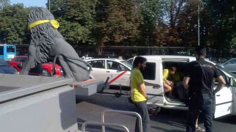 Más de 30 movilizaciones protestan hoy en toda España contra la Ley de Seguridad Ciudadana. A las 00.00 horas del 1 de julio se producirá una sentada simbólica en el Congreso en la que los asistentes acudirán amordazados para "restar legiti