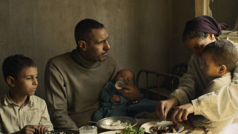 Un fotograma de 'Feathers' ('Plumas') d'Omar el Zohairy Un fotograma de 'Feathers' ('Plumas') d'Omar el Zohairy