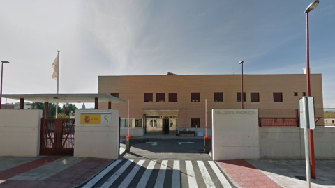 Fachada de la Casa Cuartel de la Guardia Civil en Guadix, Granada. / Maps Fachada de la Casa Cuartel de la Guardia Civil en Guadix, Granada. / Maps