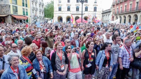 La plaza Mayor de Gijón, abarrotada durante el acto.- IU La plaza Mayor de Gijón, abarrotada durante el acto.- IU