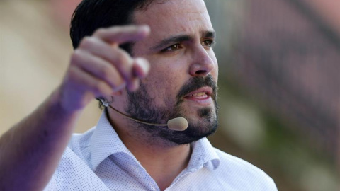 El coordinador federal de IU y candidato número cinco de Unidos Podemos al Congreso por Madrid, Alberto Garzón, durante un mitin celebrado hoy en Gijón, dentro de la campaña para las elecciones generales del 26J. EFE/José Luis Cereijido El coordinador federal de IU y candidato número cinco de Unidos Podemos al Congreso por Madrid, Alberto Garzón, durante un mitin celebrado hoy en Gijón, dentro de la campaña para las elecciones generales del 26J. EFE/José Luis Cereijido