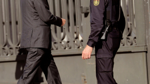 El expresidente del Gobierno José Luis Rodríguez Zapatero, a su llegada al Congreso para el acto solemne conmemorativo del 40 aniversario de la Constitución. EFE/Juanjo Martín