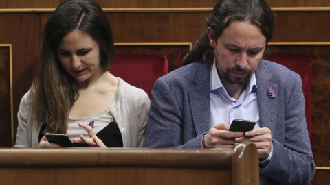 El líder de Podemos Pablo Iglesias, durante el acto de conmemoración del cuarenta aniversario de la Constitución presidido por el Rey en el Congreso. EFE/Zipi