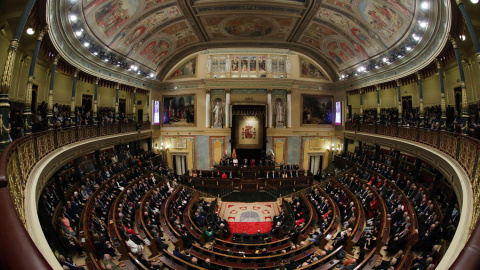 Vista general del hemiciclo del Congreso de los Diputados, durante el discurso del Rey Felipe VI, en la solemne conmemoración del 40 aniversario de la Constitución. EFE/Zipi
