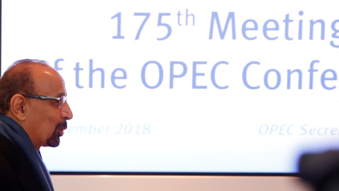 El ministro de Petroleo de Arabia Saudí, Khalid al-Falih, a su llegada a la sede de la OPEP (OPEC, en sus siglas en inglés) en Viena. REUTERS/Leonhard Foeger El ministro de Petroleo de Arabia Saudí, Khalid al-Falih, a su llegada a la sede de la OPEP (OPEC, en sus siglas en inglés) en Viena. REUTERS/Leonhard Foeger