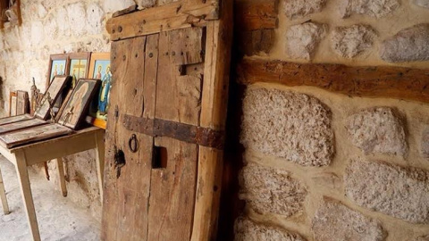 La puerta recuperada de la histórica ciudad de Malula La puerta recuperada de la histórica ciudad de Malula