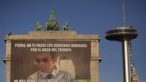 Cartel que han desplegado los activistas de Greenpeace en Madrid/GREENPEACE Cartel que han desplegado los activistas de Greenpeace en Madrid/GREENPEACE