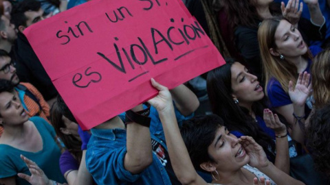 Las tuiteras relatan en primera persona las agresiones sexuales que han sufrido a través de #cuéntalo Las tuiteras relatan en primera persona las agresiones sexuales que han sufrido a través de #cuéntalo