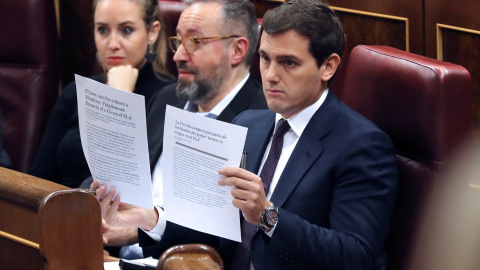 El líder de Ciudadanos, Albert Rivera, durante su intervención en la sesión de control al Gobierno en el Congreso de los Diputados. EFE/Ballesteros El líder de Ciudadanos, Albert Rivera, durante su intervención en la sesión de control al Gobierno en el Congreso de los Diputados. EFE/Ballesteros