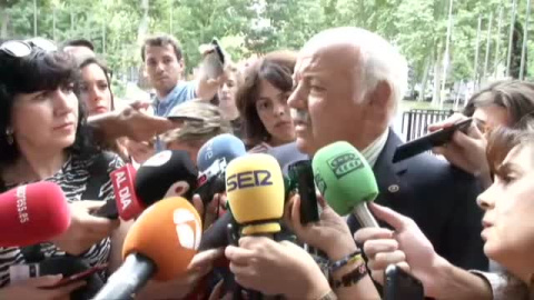 El consejero de Salud andaluz insiste en que "la gestión de la Junta ha sido totalmente transparente" El consejero de Salud andaluz insiste en que "la gestión de la Junta ha sido totalmente transparente"