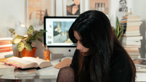 La ilustradora Ana Müshell, autora del libro 'Maldita Alejandra' (Lumen). La ilustradora Ana Müshell, autora del libro 'Maldita Alejandra' (Lumen).