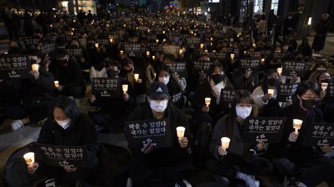 Vigilia por los fallecidos en la estampida ocurrida durante Halloween en Seúl (Corea del Sur), a 5 de noviembre de 2022. Vigilia por los fallecidos en la estampida ocurrida durante Halloween en Seúl (Corea del Sur), a 5 de noviembre de 2022.