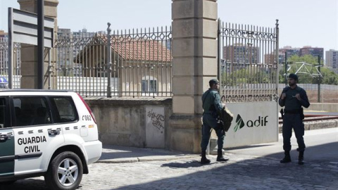 La Guardia Civil registra las sedes de Adif La Guardia Civil registra las sedes de Adif