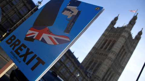 La pancarta de un manifestante en una protesta anti brexit - REUTERS/Toby Melville La pancarta de un manifestante en una protesta anti brexit - REUTERS/Toby Melville