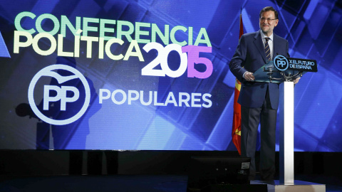 El presidente del Gobierno, Mariano Rajoy, ha abierto hoy por sorpresa la conferencia política del PP en la que pretende sentar las bases del programa electoral con el que concurrirá a los comicios generales.-EFE/PACO CAMPOS