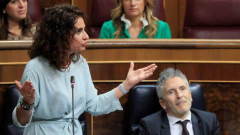 La ministra de Hacienda, María Jesús Montero, responde a una pregunta de la oposición durante la sesión de control en el Pleno del Congreso. EFE/ Fernando Alvarado La ministra de Hacienda, María Jesús Montero, responde a una pregunta de la oposición durante la sesión de control en el Pleno del Congreso. EFE/ Fernando Alvarado
