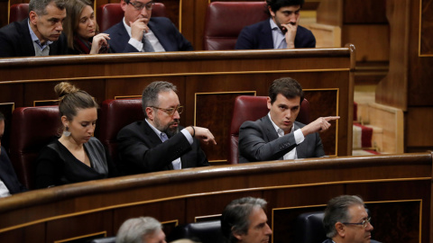 Los diputados de Ciudadanos durante la sesión de control en el Congreso de los Diputados, en la que ha vuelto a elevar el tono contra el presidente del Gobierno . EFE/Juan Carlos Hidalgo Los diputados de Ciudadanos durante la sesión de control en el Congreso de los Diputados, en la que ha vuelto a elevar el tono contra el presidente del Gobierno . EFE/Juan Carlos Hidalgo