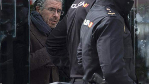 Granados, a su salida de la Audiencia Nacional. | EFE Granados, a su salida de la Audiencia Nacional. | EFE