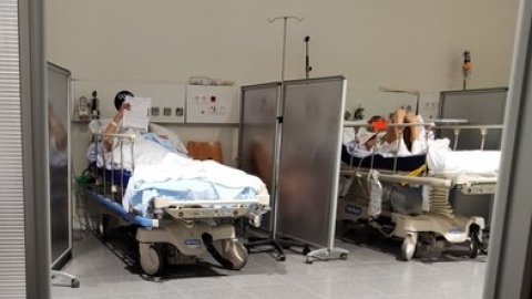 9/11/22 Dos boxes de la sala de Observación del servicio de Urgencias del CHUS, vistos desde la camilla de enfrente. 9/11/22 Dos boxes de la sala de Observación del servicio de Urgencias del CHUS, vistos desde la camilla de enfrente.