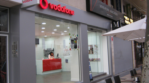 Una tienda de Vodafone. EFE/Archivo Una tienda de Vodafone. EFE/Archivo
