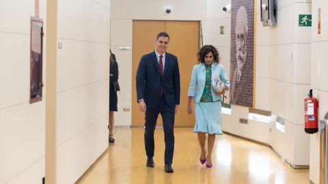 La ministra de Hacienda y Función Pública en funciones, María Jesús Montero y el presidente del Gobierno en funciones, Pedro Sánchez a su llegada a su ronda de contactos, a 11 de octubre de 2023 La ministra de Hacienda y Función Pública en funciones, María Jesús Montero y el presidente del Gobierno en funciones, Pedro Sánchez a su llegada a su ronda de contactos, a 11 de octubre de 2023