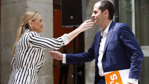 El líder de Ciudadanos en Madrid, Ignacio Aguado, y la presidenta de la Comunidad, Cristina Cifuentes, en la Asamblea. Archivo EFE El líder de Ciudadanos en Madrid, Ignacio Aguado, y la presidenta de la Comunidad, Cristina Cifuentes, en la Asamblea. Archivo EFE