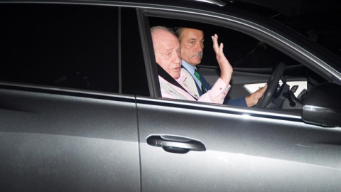 El rey Juan Carlos llega a la Clínica Quirón para ser operado del corazón. EUROPA PRESS/Ángel Díaz Briñas El rey Juan Carlos llega a la Clínica Quirón para ser operado del corazón. EUROPA PRESS/Ángel Díaz Briñas