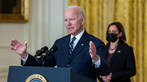 El presidente de Estados Unidos, Joe Biden, habla sobre el marco de su "histórico" acuerdo de gasto multimillonario en el Salón Este de la Casa Blanca en Washington, DC El presidente de Estados Unidos, Joe Biden, habla sobre el marco de su "histórico" acuerdo de gasto multimillonario en el Salón Este de la Casa Blanca en Washington, DC