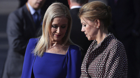 La presidenta de la Comunidad de Madrid, Cristina Cifuentes, y la ministra de Defensa, María Dolores de Cospedal, en una imagen de archivo. EFE La presidenta de la Comunidad de Madrid, Cristina Cifuentes, y la ministra de Defensa, María Dolores de Cospedal, en una imagen de archivo. EFE