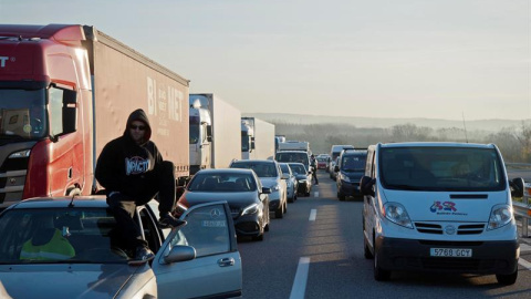 Los grupos independentistas han realizado un corte en la autopista AP-7/EFE