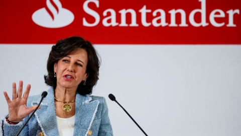 La presidenta de Banco Santander, Ana P. Botin, durante la presentaciñon de los resultados anuales, en la Ciudad Financiera de la entidad, en Boadilla del Monte. REUTERS/Juan Medina La presidenta de Banco Santander, Ana P. Botin, durante la presentaciñon de los resultados anuales, en la Ciudad Financiera de la entidad, en Boadilla del Monte. REUTERS/Juan Medina