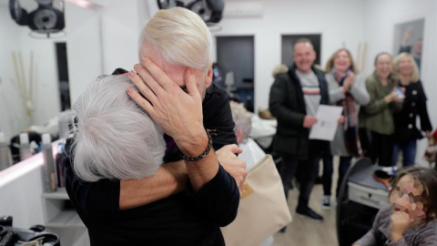 Una peluquería del municipio, que lleva el nombre de Paky Vergara, adquirió otros 1.960 euros (98 décimos) del 29.031, un quinto premio del Sorteo de Navidad, que puso a la venta en su establecimiento en papeletas y en décimos, por lo que h
