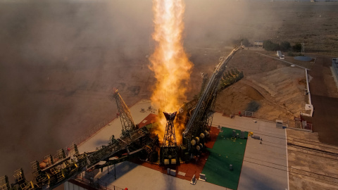 La nave espacial Soyuz MS despega hacia la Estación Espacial Internacional desde la plataforma de lanzamiento de Baikonur, Kazakhstan. REUTERS/Shamil Zhumatov.