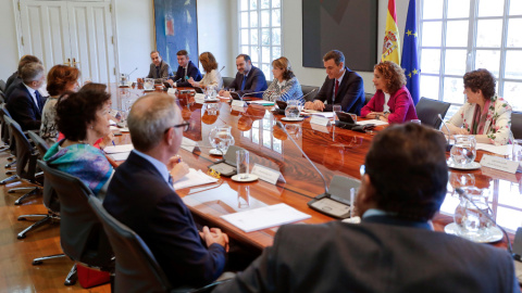 El presidente del Gobierno en funciones, Pedro Sánchez, preside en el Palacio de la Moncloa una reunión de la Comisión interministerial para el seguimiento del proceso de retirada del Reino Unido de la Unión Europea (UE). EFE/Emilio Naranjo El presidente del Gobierno en funciones, Pedro Sánchez, preside en el Palacio de la Moncloa una reunión de la Comisión interministerial para el seguimiento del proceso de retirada del Reino Unido de la Unión Europea (UE). EFE/Emilio Naranjo