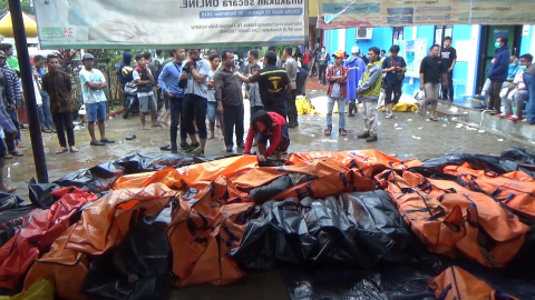 Aumenta a 281 el número de vÃctimas mortales por el tsunami en Indonesia Aumenta a 281 el número de vÃctimas mortales por el tsunami en Indonesia