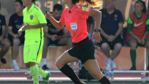 Marta Huerta siguiendo un lance de un encuentro. Marta Huerta siguiendo un lance de un encuentro.