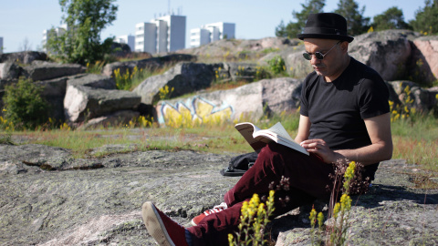 El escritor y cineasta iraquí Hassan Blasim, autor de 'El loco de la plaza Libertad'. / KATJA BOHM El escritor y cineasta iraquí Hassan Blasim, autor de 'El loco de la plaza Libertad'. / KATJA BOHM