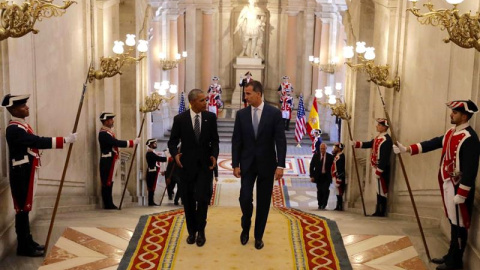Felipe VI tras recibir al presidente estadounidense en el Palacio Real de Madrid, en su primera visita oficial a España. EFE/Casa de S.M. el Rey/Francisco Gómez