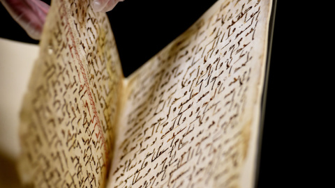 Encuentran en Reino Unido uno de los manuscritos más antiguos del Corán. PAUL ELLIS / AFP