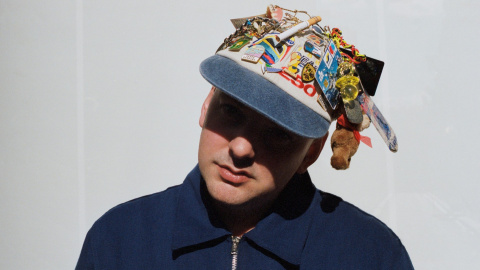 Carlangas presenta ‘Cae la noche’, una cumbia con Manu Chao. Carlangas presenta ‘Cae la noche’, una cumbia con Manu Chao.