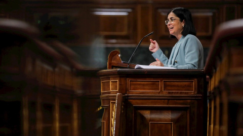 La ministra de Sanidad, Carolina Darias, participa en la sesión plenaria celebrada este miércoles en el Congreso de los Diputados.