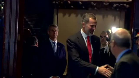El rey apela a la "cooperación institucional" en su discurso en la cena del MWC El rey apela a la "cooperación institucional" en su discurso en la cena del MWC