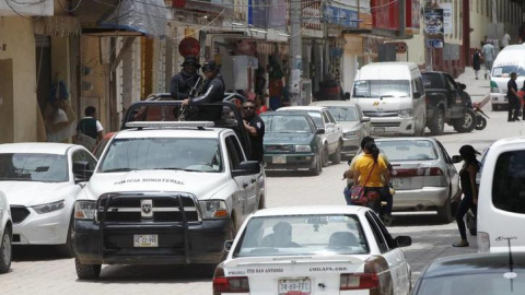 Vista de una patrulla policial en una calle de Chilapa, Guerrero (México). EFE Vista de una patrulla policial en una calle de Chilapa, Guerrero (México). EFE