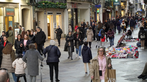 27/12/23- Gente pasea por la calle Real de A Coruña 27/12/23- Gente pasea por la calle Real de A Coruña