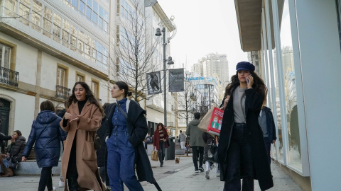 27/12/23 -Personas de compras por la Plaza de Lugo, A Coruña. 27/12/23 -Personas de compras por la Plaza de Lugo, A Coruña.