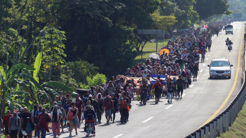 27-12-23 Migrantes avanzan hoy, en una caravana hacia EEUU, en el municipio de Escuintla, en Chiapas (México). 27-12-23 Migrantes avanzan hoy, en una caravana hacia EEUU, en el municipio de Escuintla, en Chiapas (México).